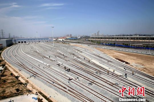 圖為俯瞰基地?！堖h 攝